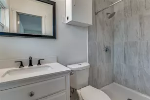 529 NE 4th St, Grand Prairie, TX 75050 - Photo 15