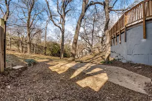 529 NE 4th St, Grand Prairie, TX 75050 - Photo 3