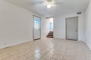 529 NE 4th St, Grand Prairie, TX 75050 - Photo 19