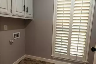 2309 Hillside Ln, Carrollton, TX 75006 - Photo 11