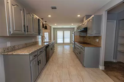 2309 Hillside Lane, Carrollton, TX 75006 - Photo 9