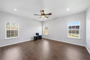 1205 Ave B, Lacy Lakeview, TX 76705 - Photo 13