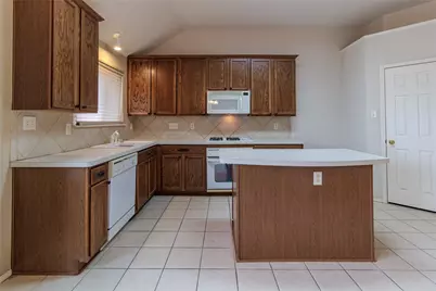 8504 Rock Creek Drive, Fort Worth, TX 76123 - Photo 3