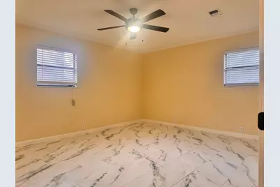 914 W Hunt Street, Sherman, TX 75092 - Photo 11