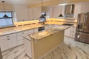 914 W Hunt St, Sherman, TX 75092 - Photo 5