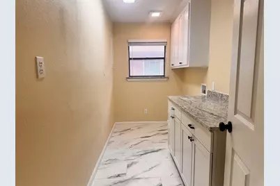 914 W Hunt Street, Sherman, TX 75092 - Photo 17