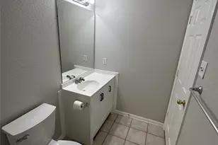 619 Mary Wilson Dr, Lancaster, TX 75146 - Photo 9