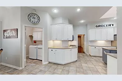 6869 Shoreview Drive, Grand Prairie, TX 75054 - Photo 11