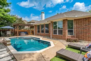 6869 Shoreview Dr, Grand Prairie, TX 75054 - Photo 5