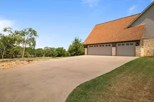 402 N Pkwy Dr, Alvarado, TX 76009 - Photo 33