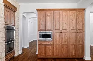 402 N Pkwy Dr, Alvarado, TX 76009 - Photo 9