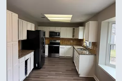 2462 Claremont Drive, Grand Prairie, TX 75052 - Photo 17