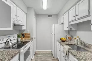 8109 Skillman St, Dallas, TX 75231 - Photo 15