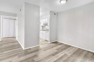 8109 Skillman St, Dallas, TX 75231 - Photo 33