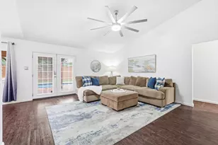 228 Wildfire Dr, Lewisville, TX 75067 - Photo 5