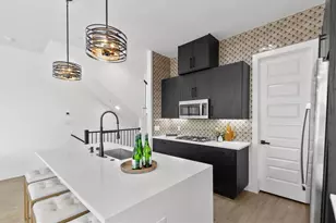 723 W 10th St, Dallas, TX 75208 - Photo 7