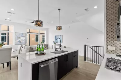 723 W 10th Street #102, Dallas, TX 75208 - Photo 9