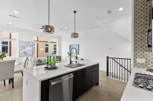 723 W 10th St, Dallas, TX 75208 - Photo 9