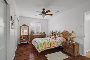 2009 Charleston Dr, Bedford, TX 76022 - Photo 9