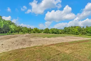 504 E Ball St, Tom Bean, TX 75489 - Photo 35