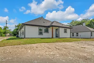 504 E Ball St, Tom Bean, TX 75489 - Photo 33