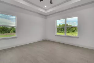 504 E Ball St, Tom Bean, TX 75489 - Photo 31