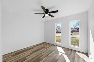 514 Country Ln, Grand Prairie, TX 75052 - Photo 7