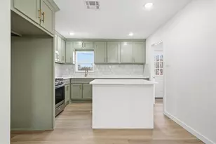 1814 S 43rd St, Temple, TX 76504 - Photo 11