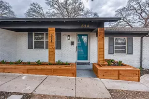 624 Forest Ln, Hurst, TX 76053 - Photo 3