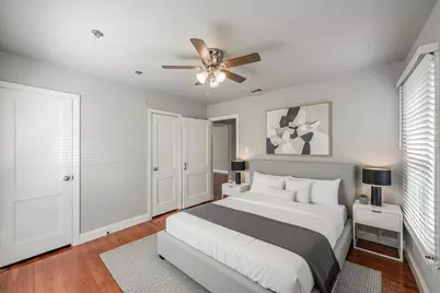 1102 W Russell Avenue, Carrollton, TX 75006 - Photo 13