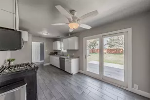 1102 W Russell Ave, Carrollton, TX 75006 - Photo 7