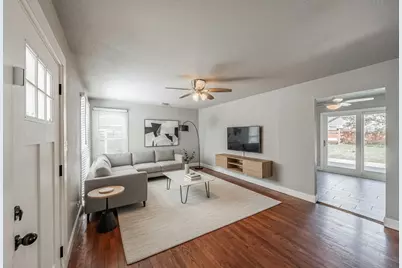 1102 W Russell Avenue, Carrollton, TX 75006 - Photo 3