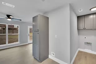 216 Laura Dr, Burleson, TX 76028 - Photo 25