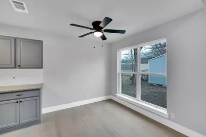 216 Laura Drive, Burleson, TX 76028 - Photo 7