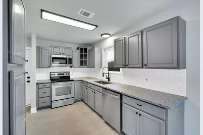 216 Laura Drive, Burleson, TX 76028 - Photo 5