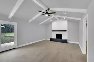 216 Laura Dr, Burleson, TX 76028 - Photo 9