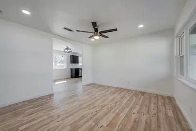 2924 Amber Lane, Farmers Branch, TX 75234 - Photo 7