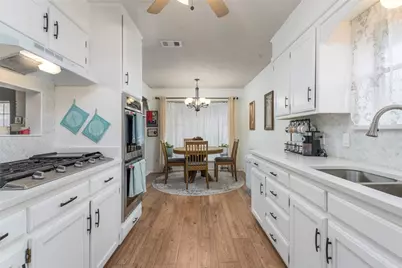 5917 Pleasant Hill Drive, Arlington, TX 76016 - Photo 11