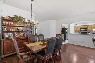 211 Carriage Dr, Willow Park, TX 76087 - Photo 5