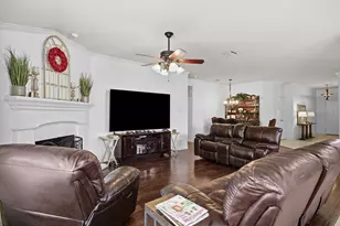 211 Carriage Dr, Willow Park, TX 76087 - Photo 11