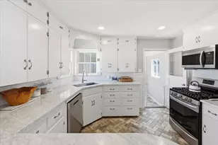 108 Lindenwood Dr, Fort Worth, TX 76107 - Photo 15