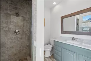 108 Lindenwood Dr, Fort Worth, TX 76107 - Photo 25