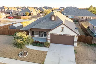 8828 Cassidy Ln, Aubrey, TX 76227 - Photo 31
