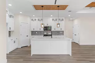 5847 Black Pine Cir, Granbury, TX 76048 - Photo 13