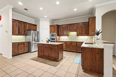 311 Park Crest Avenue, Euless, TX 76039 - Photo 3