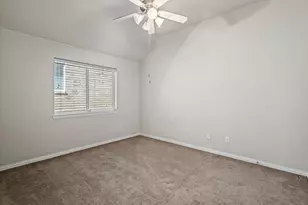 311 Park Crest Ave, Euless, TX 76039 - Photo 9