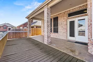 311 Park Crest Ave, Euless, TX 76039 - Photo 27