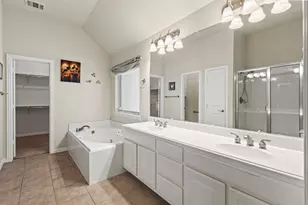 311 Park Crest Ave, Euless, TX 76039 - Photo 17