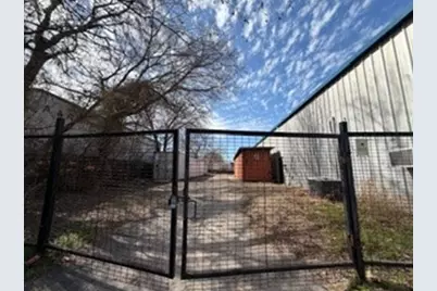 2101 Delante Street, Haltom City, TX 76117 - Photo 17