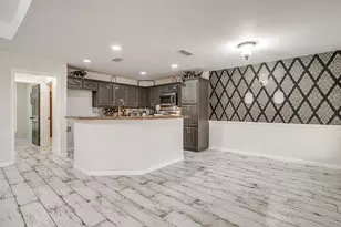 1105 Blackbird Ct, Burleson, TX 76028 - Photo 13